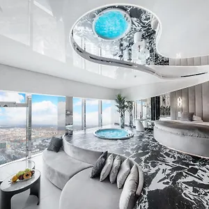 Apartment Sky Tower Z Jakuzzi Przy Oknie