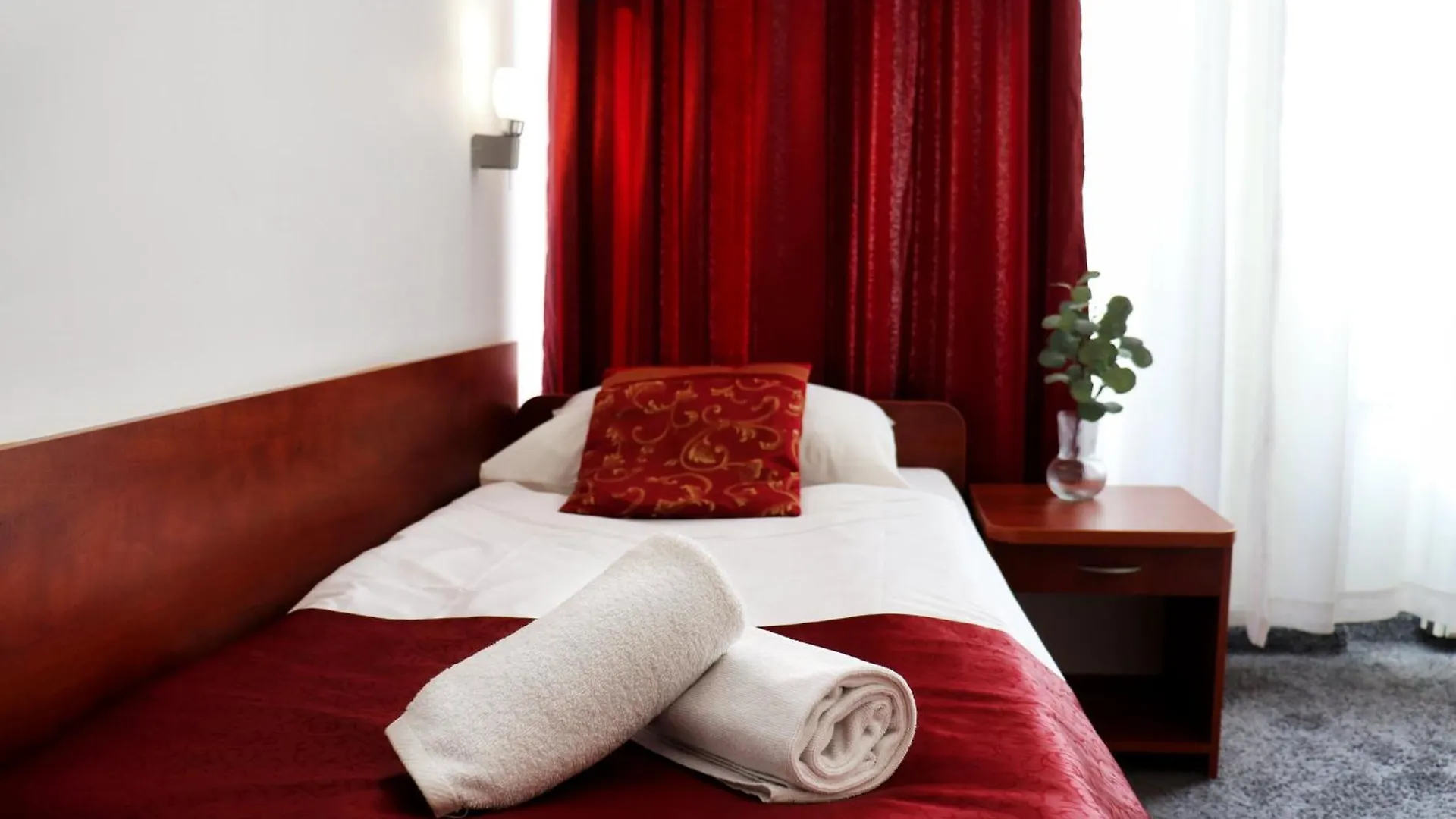 Hotel Lothus Wroclaw 3*,